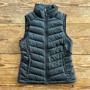 Women’s The North Face 550 Down Puffer Vest - stowable!